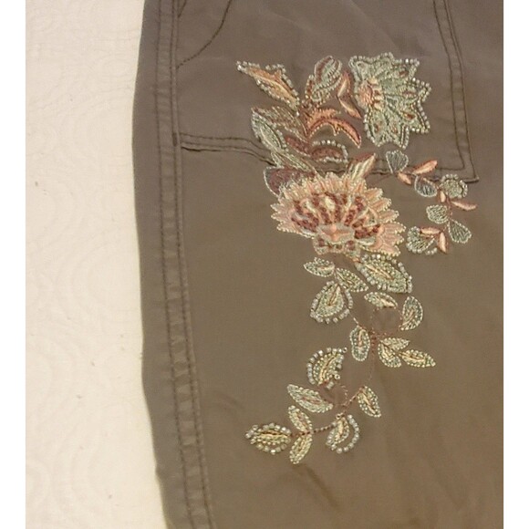 Westport Womens Boyfriend Pants NWT 16W Midrise Green Embroidered Signature Fit - Picture 7 of 8